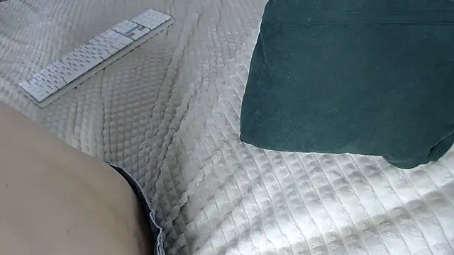 Snapshot of Kiradoll27 chatting on November 19, 10:04 am Kiradoll27 online show from November 19, 10:04 am