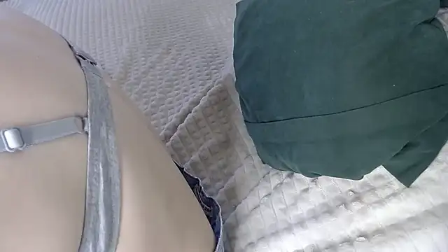 Snapshot of Kiradoll27 chatting on November 1, 9:58 am Kiradoll27 online show from November 1, 9:58 am