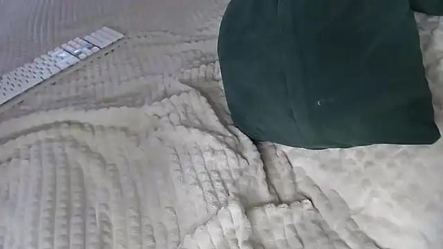 Snapshot of Kiradoll27 chatting on October 28, 10:03 am Kiradoll27 online show from October 28, 10:03 am