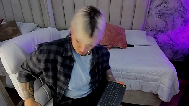 amy ink online show from November 10, 11:04 am