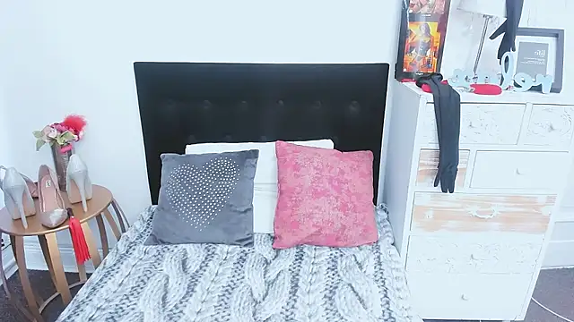 sweetMariina online show from April 2, 6:53 am