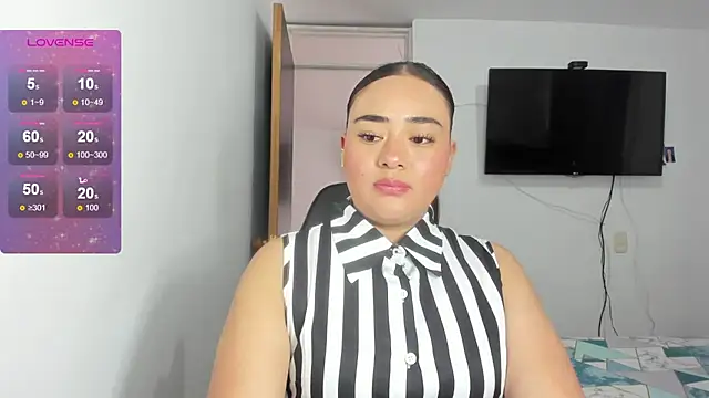 Snapshot of ReyleDoll chatting on July 15, 7:10 pm ReyleDoll online show from July 15, 7:10 pm