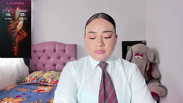 ReyleDoll online show from May 13, 9:55 pm