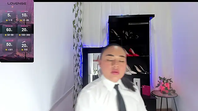 ReyleDoll online show from March 3, 10:17 pm