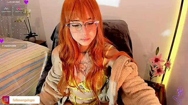 Fallengangel online show from December 21, 6:15 am