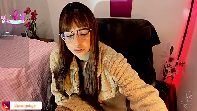 Fallengangel online show from December 16, 9:24 am