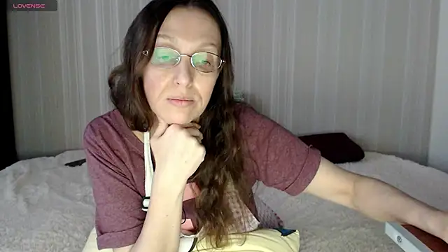 SylviaFoxy online show from January 13, 9:30 am