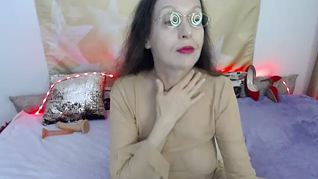 SylviaFoxy online show from May 15, 7:50 am