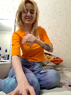 YogisticJuli666 online show from March 3, 5:47 am