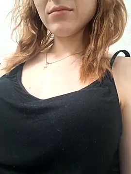 YogisticJuli666 online show from December 15, 8:31 am