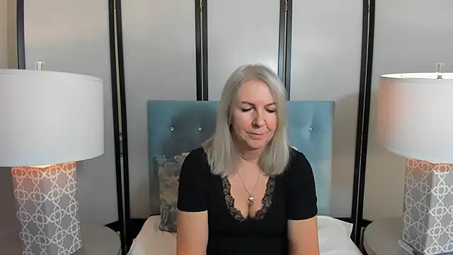 EricaTop online show from December 1, 5:25 pm