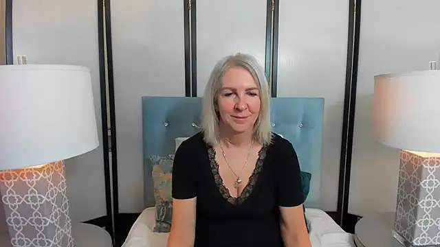 EricaTop online show from April 19, 5:08 am