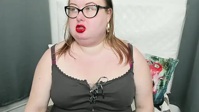 Snapshot of dirtyBonnie chatting on February 10, 9:04 am dirtyBonnie online show from February 10, 9:04 am