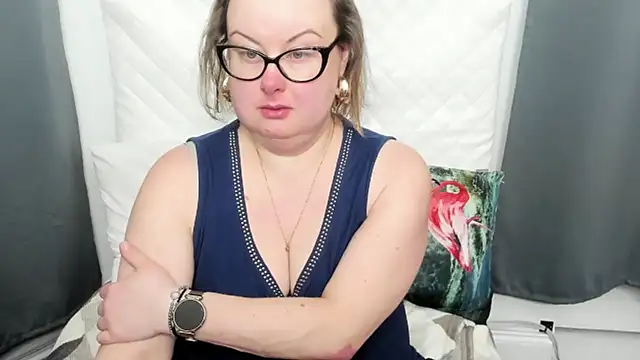 Snapshot of dirtyBonnie chatting on February 4, 4:40 am dirtyBonnie online show from February 4, 4:40 am