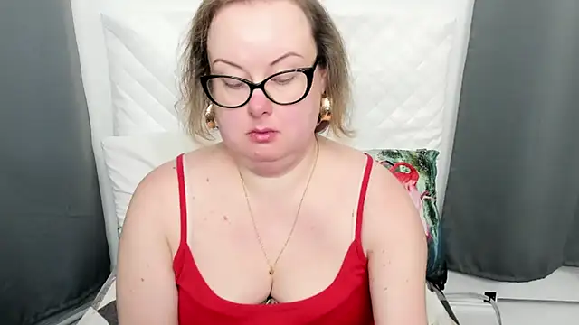 Snapshot of dirtyBonnie chatting on February 23, 8:59 am dirtyBonnie online show from February 23, 8:59 am