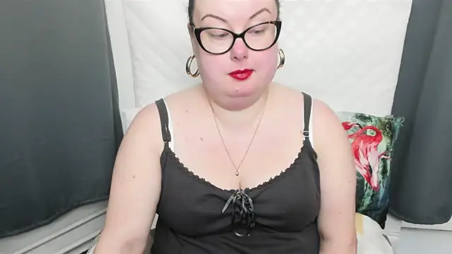 Snapshot of dirtyBonnie chatting on March 17, 7:35 am dirtyBonnie online show from March 17, 7:35 am