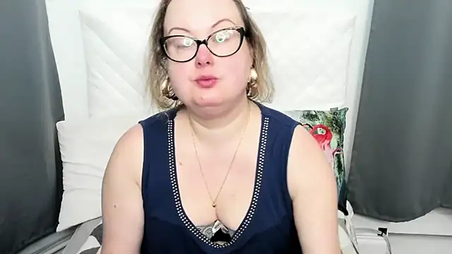 Snapshot of dirtyBonnie chatting on February 27, 4:45 am dirtyBonnie online show from February 27, 4:45 am