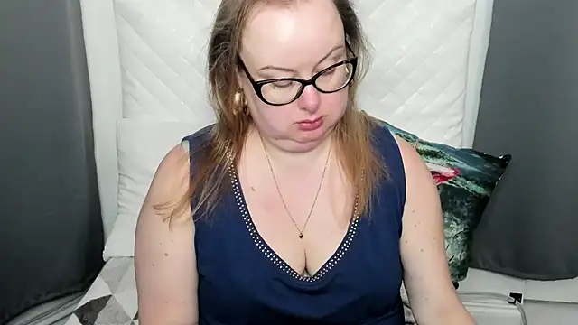 dirtyBonnie online show from November 26, 4:56 am