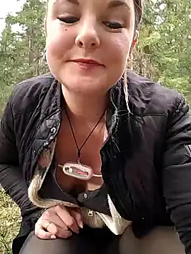 Snapshot of SwedishJennifer chatting on March 12, 12:36 pm SwedishJennifer online show from March 12, 12:36 pm