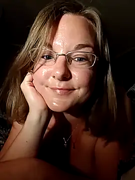 Snapshot of SwedishJennifer chatting on June 11, 10:07 pm SwedishJennifer online show from June 11, 10:07 pm