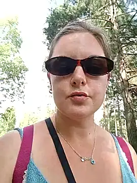 Snapshot of SwedishJennifer chatting on June 29, 1:00 pm SwedishJennifer online show from June 29, 1:00 pm