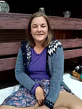 Snapshot of SwedishJennifer chatting on June 16, 1:22 pm SwedishJennifer online show from June 16, 1:22 pm