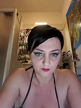 lucillabollente online show from April 6, 4:08 am