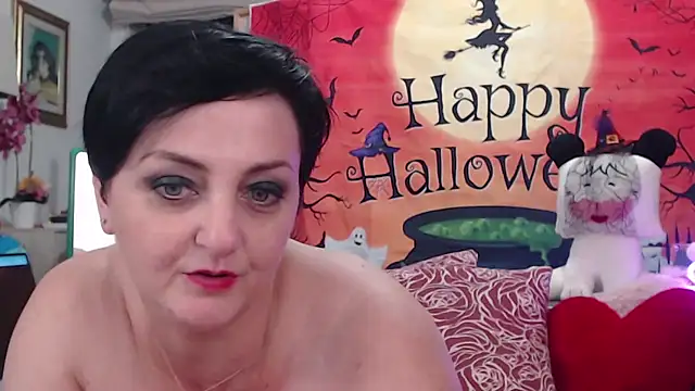 lucillabollente online show from October 18, 4:53 pm