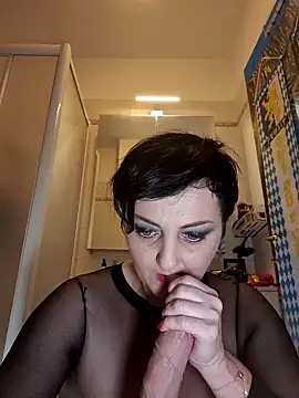 lucillabollente online show from September 25, 4:40 am