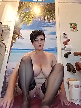 Snapshot of lucillabollente chatting on June 5, 4:28 am lucillabollente online show from June 5, 4:28 am