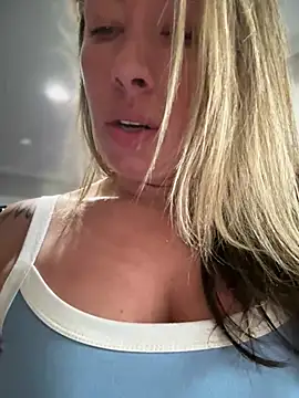 Snapshot of _NinaLuvSins_ chatting on June 30, 7:25 pm NinaLuvSins online show from June 30, 7:25 pm
