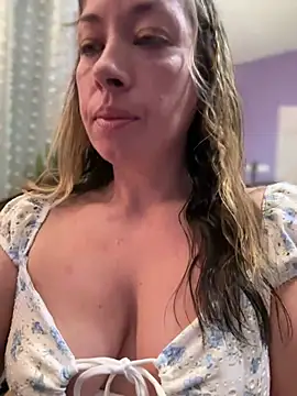  NinaLuvSins  online show from April 17, 5:05 pm