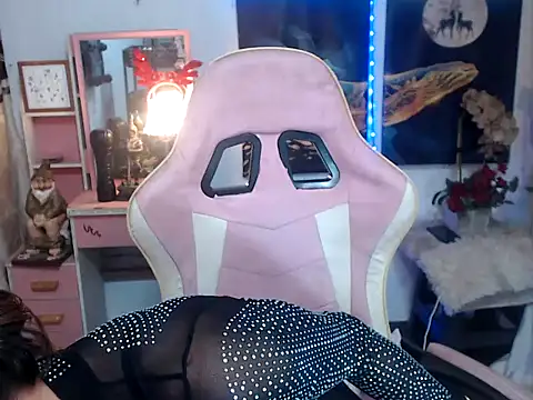 Snapshot of AsianMariaTs chatting on October 6, 1:56 pm AsianMariaTs online show from October 6, 1:56 pm