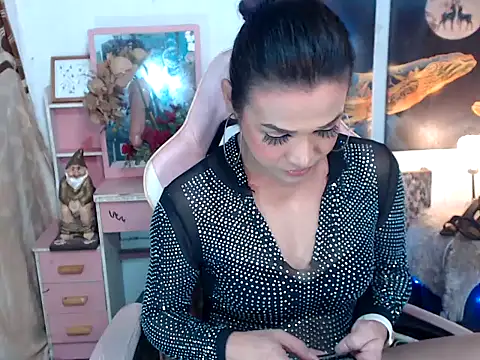 Snapshot of AsianMariaTs chatting on November 18, 2:53 pm AsianMariaTs online show from November 18, 2:53 pm