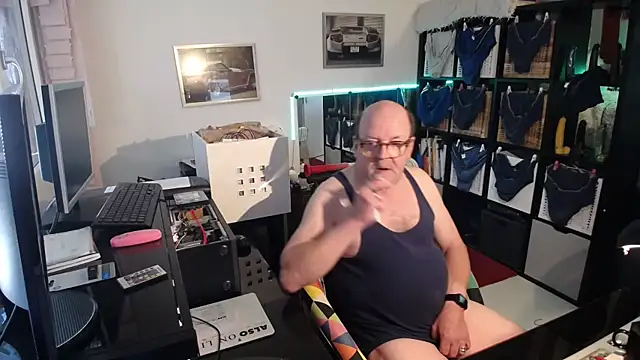 wankcellar online show from September 18, 9:34 am