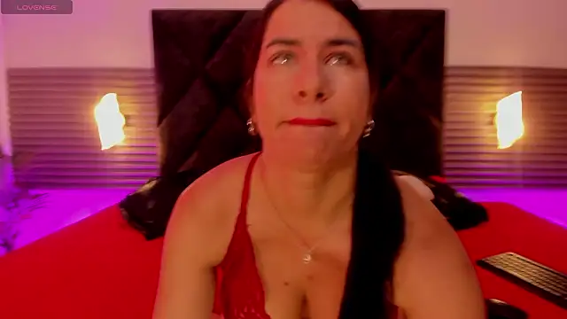 Zafira Alabi online show from March 18, 11:05 pm