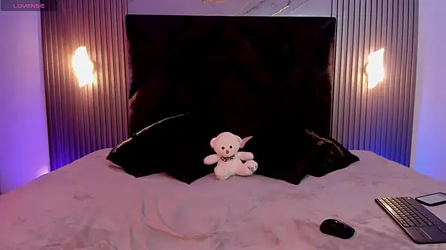 Zafira Alabi online show from November 9, 4:00 pm