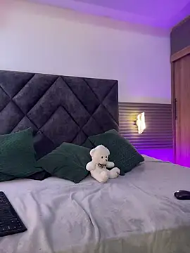 Zafira Alabi online show from April 16, 4:52 pm