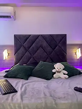 Zafira Alabi online show from April 18, 6:21 pm