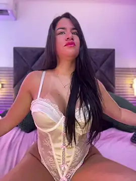Zafira Alabi online show from April 28, 4:11 pm