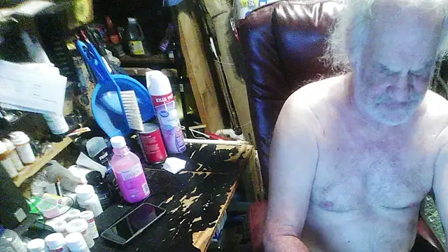 russtee online show from January 9, 8:05 pm