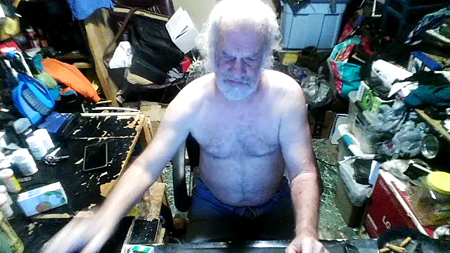 Snapshot of russtee chatting on October 3, 9:49 pm russtee online show from October 3, 9:49 pm