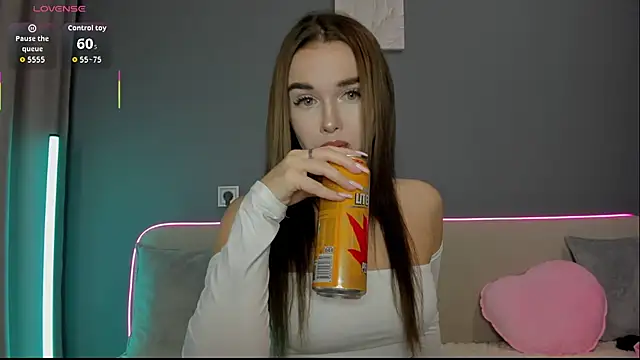 Malika Lisan online show from March 4, 1:24 am