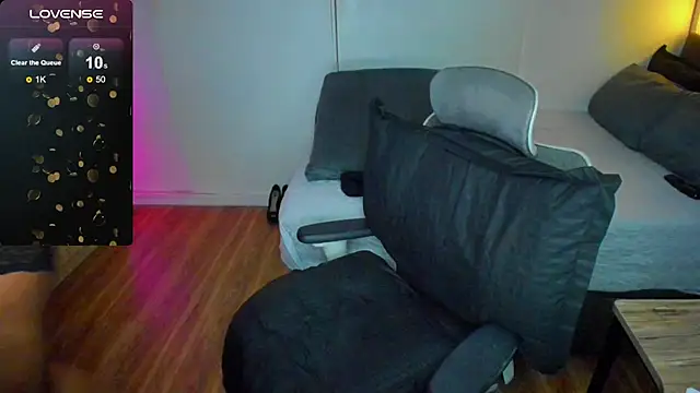 Snapshot of savanna013 chatting on November 1, 9:14 am savanna013 online show from November 1, 9:14 am