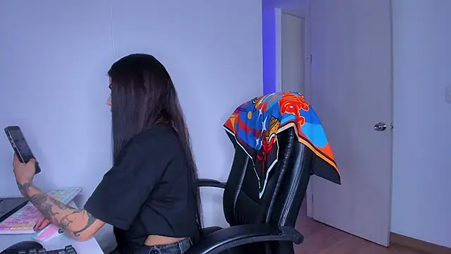 Lisegg  online show from March 26, 2:37 pm