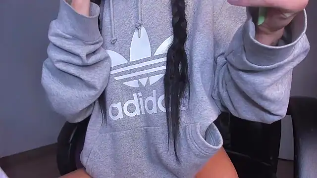 Snapshot of Lisegg_ chatting on December 3, 10:25 am Lisegg online show from December 3, 10:25 am