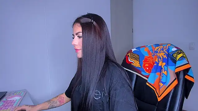 Lisegg  online show from April 14, 10:20 am