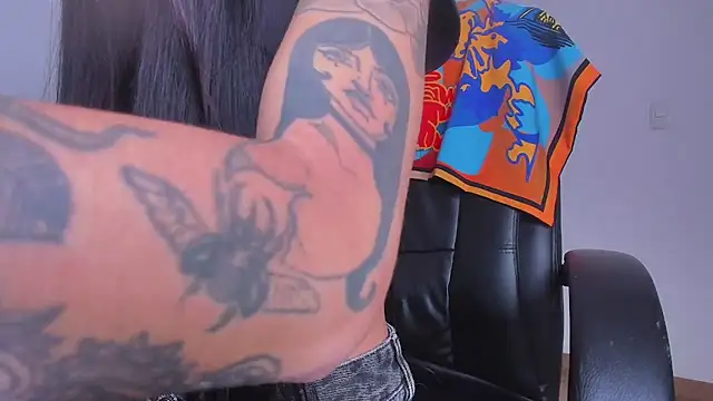 Lisegg  online show from February 19, 10:18 pm