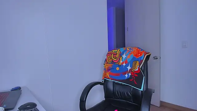 Lisegg  online show from February 11, 10:04 am