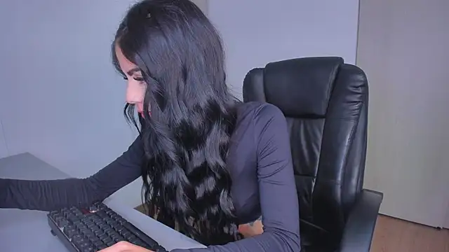 Snapshot of Lisegg_ chatting on February 20, 2:35 pm Lisegg online show from February 20, 2:35 pm